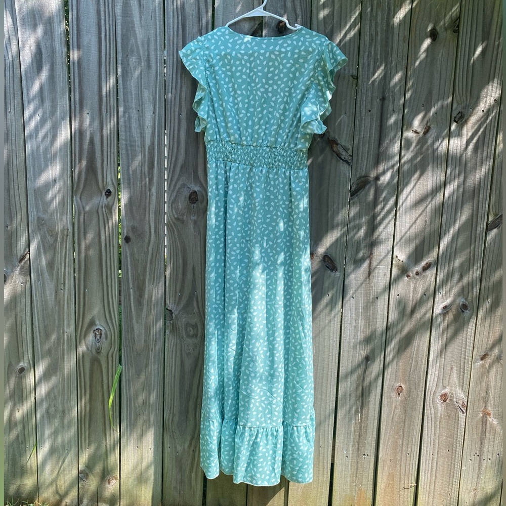 Elegant Green Maxi Dress - Picture 3 of 4